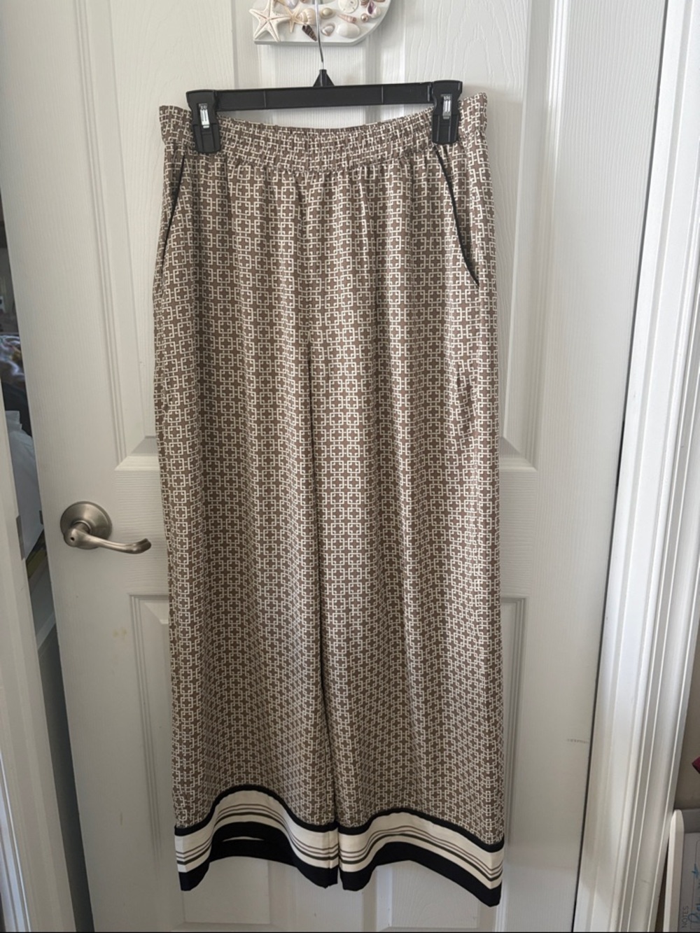 Geometric Patterned Satin Wide Leg Pants with Contrast Hem
